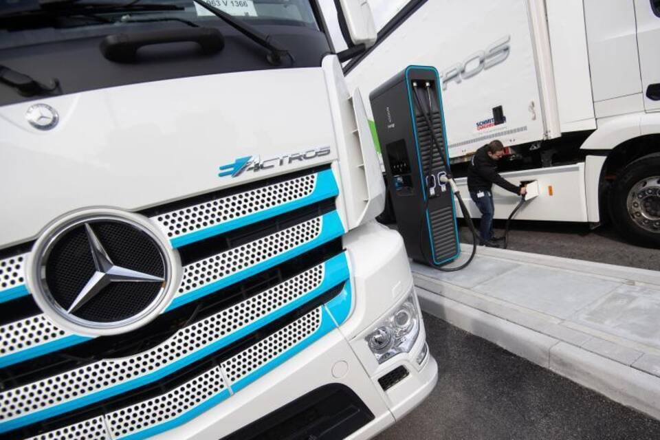 Daimler Truck Daimler Truck