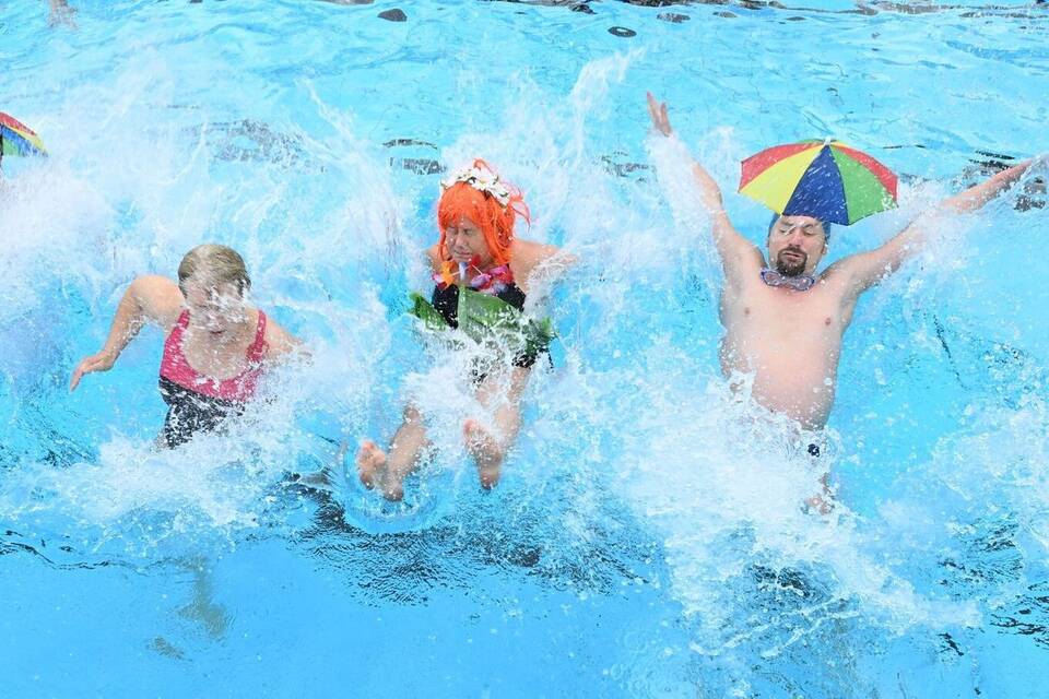 Eröffnung des Freibads Sonnenbad