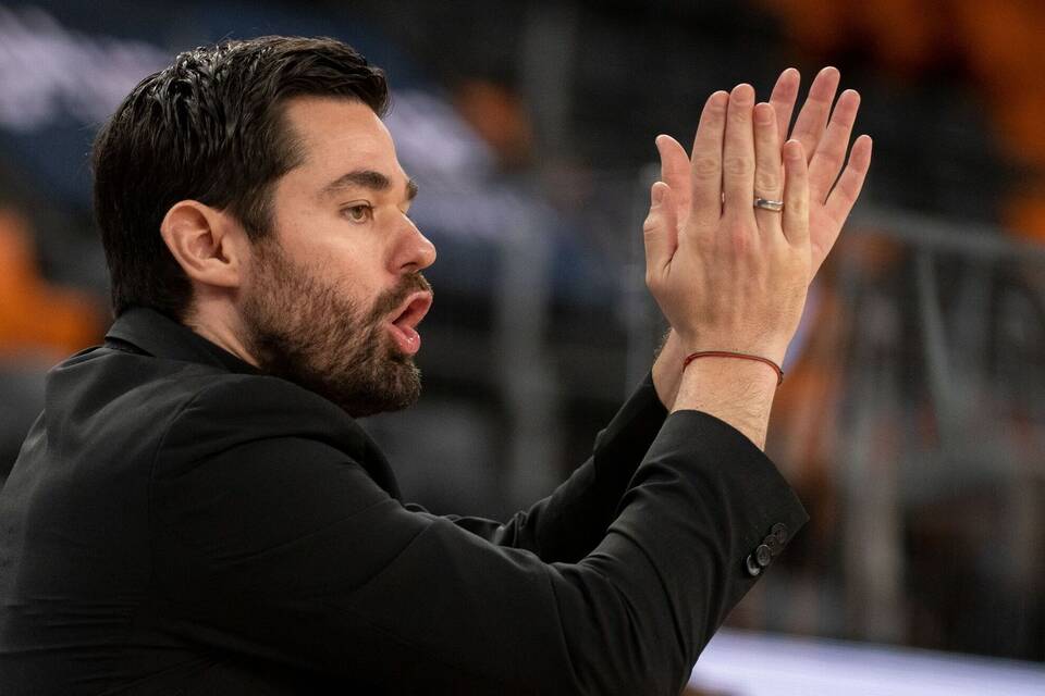 Coach Coach