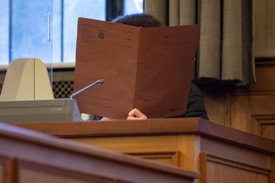 Totes Baby in Kühltruhe - Mutter vor Gericht Totes Baby in Kühltruhe - Mutter vor Gericht
