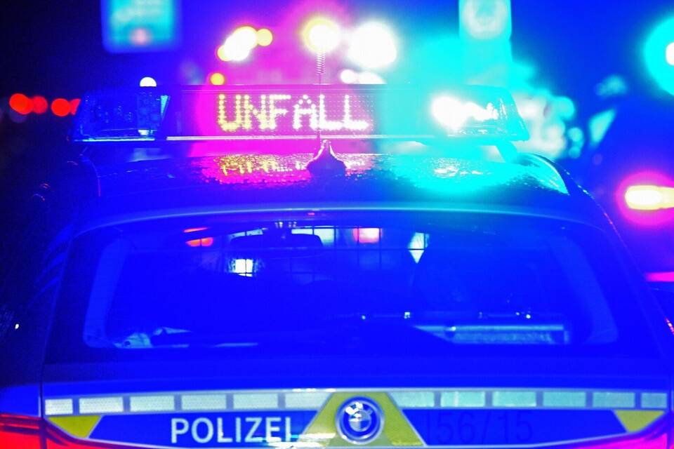 Polizei Blaulicht bei Unfallaufnahme