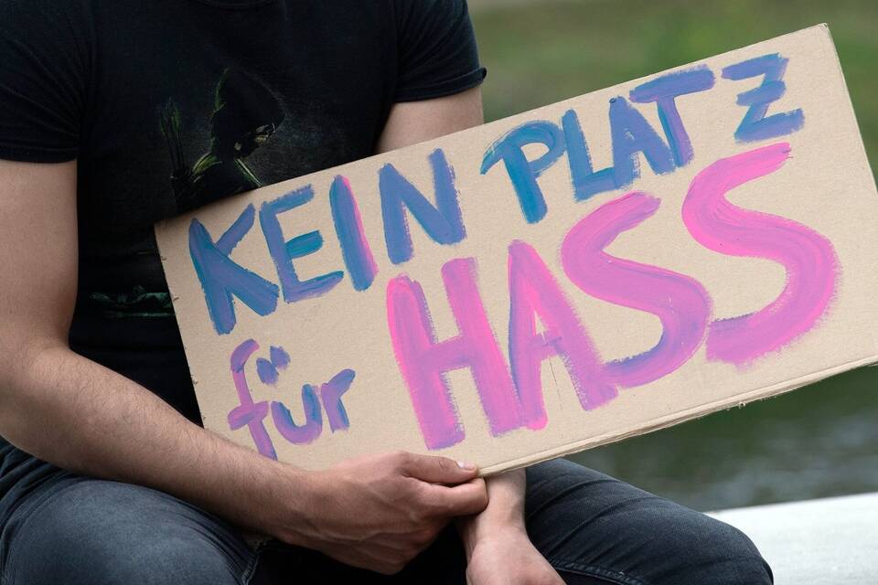 Hetze gegen Kommunalpolitiker - Verband ruft zu Solidarität auf Hetze gegen Kommunalpolitiker - Verband ruft zu Solidarität auf
