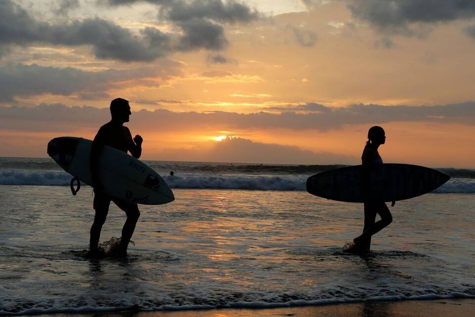 Surfer auf Bali Surfer auf Bali