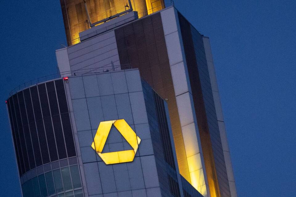 Banken Commerzbank setzt sich höhere Ziele für 2025 Wirtschaft