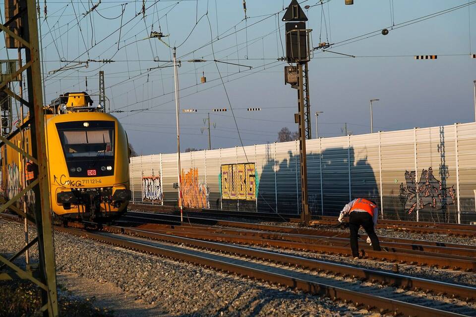 Rheintal-Bahn zwischen Offenburg und Lahr Rheintal-Bahn zwischen Offenburg und Lahr