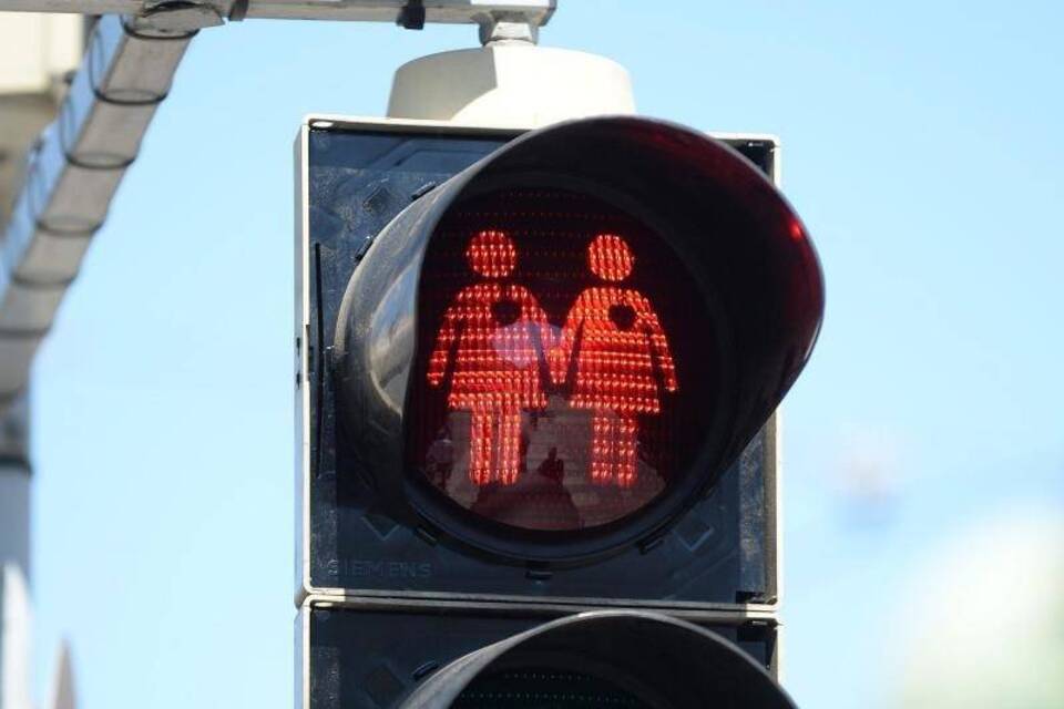 Hand in Hand Hand in Hand