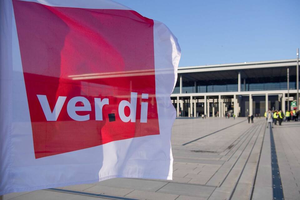 Warnstreik von Sicherheitspersonal am Flughafen BER Warnstreik von Sicherheitspersonal am Flughafen BER