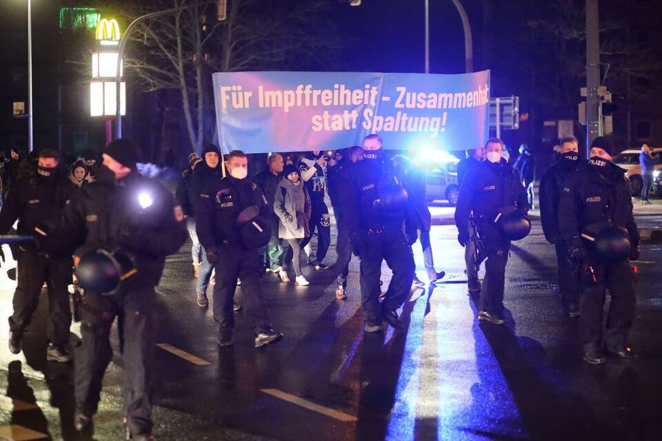 Demonstration gegen Corona-Maßnahmen Demonstration gegen Corona-Maßnahmen