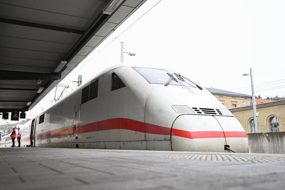 Neubaustrecke Wendlingen-Ulm wird mit Testzug geprüft Neubaustrecke Wendlingen-Ulm wird mit Testzug geprüft