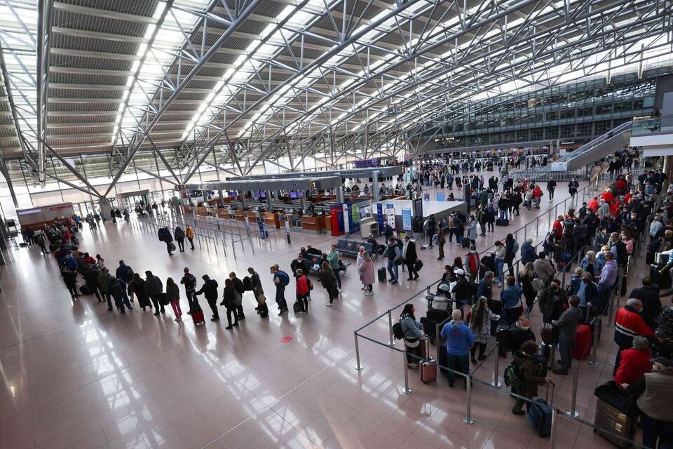 Nach Warnstreik - Flughafen Hamburg Nach Warnstreik - Flughafen Hamburg