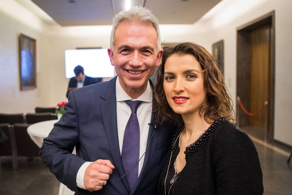 Peter Feldmann mit Ehefrau Zübeyd