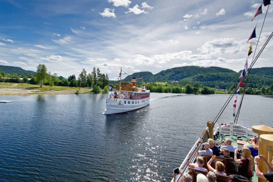 Victoria und das achte Weltwunder: Eine Fahrt durch den Telemarkkanal Victoria und das achte Weltwunder: Eine Fahrt durch den Telemarkkanal