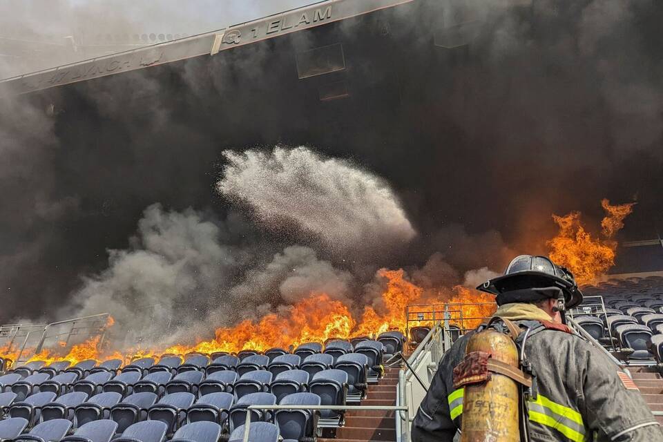Feuer im NFL-Stadion der Denver Broncos