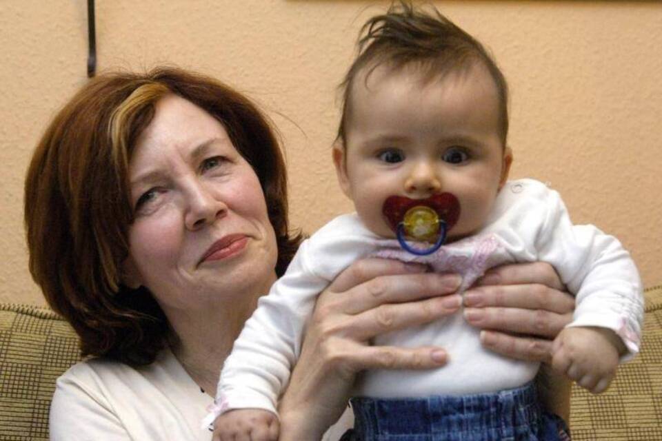 Vierlinge von 65-Jähriger sind da Vierlinge von 65-Jähriger sind da