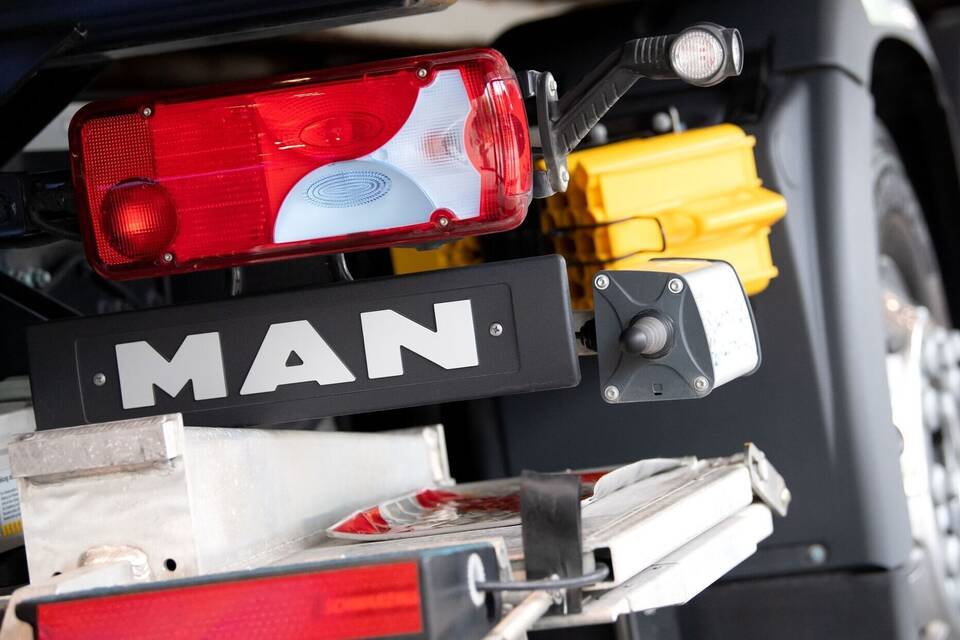 MAN MAN
