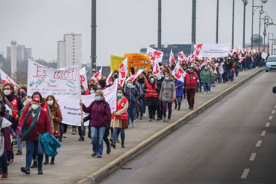 Warnstreik im Sozial- und Erziehungsdienst Warnstreik im Sozial- und Erziehungsdienst