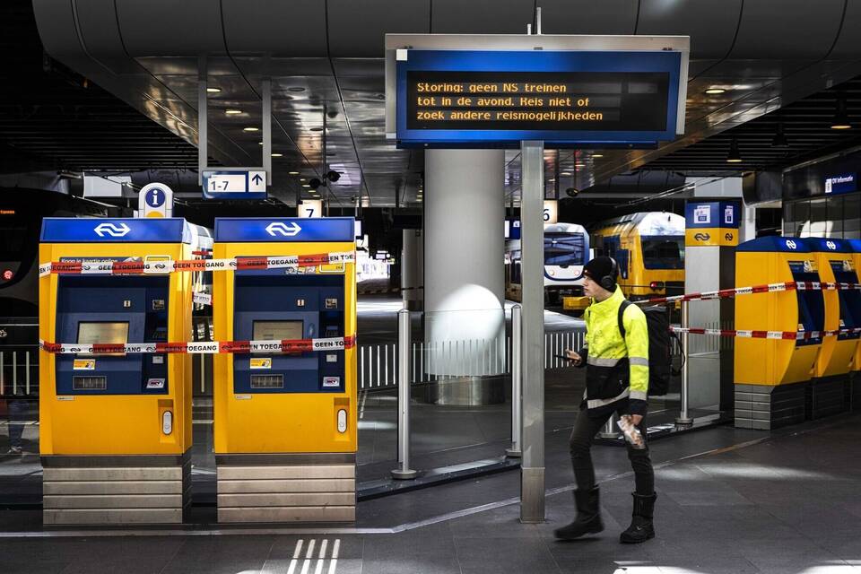 Zugverkehr in den Niederlanden zusammengebrochen Zugverkehr in den Niederlanden zusammengebrochen