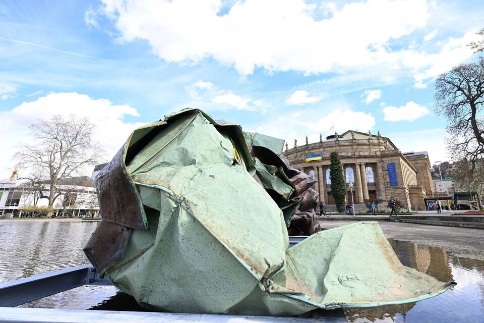 Zerstörtes Dach der Stuttgarter Oper Zerstörtes Dach der Stuttgarter Oper
