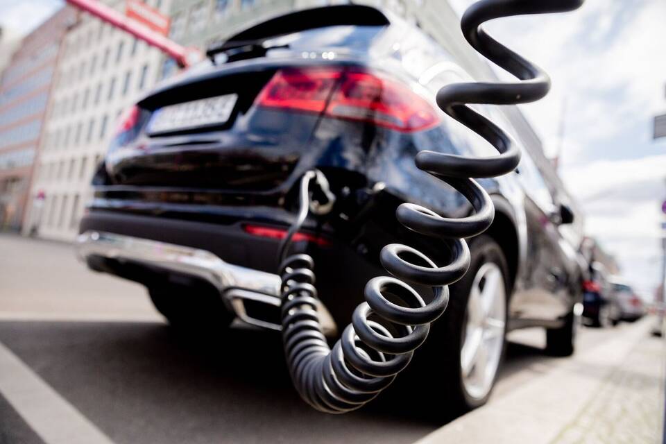 Auto Habeck will Förderung von PluginHybridautos streichen