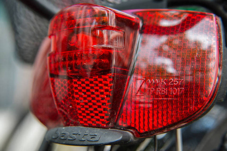 Radler haben keine Knautschzone - Tipps für sicheres Fahrradfahren Radler haben keine Knautschzone - Tipps für sicheres Fahrradfahren