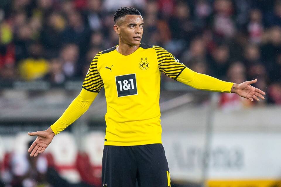 Manuel Akanji Manuel Akanji