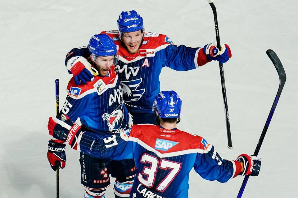 Adler Mannheim - Eisbären Berlin Adler Mannheim - Eisbären Berlin