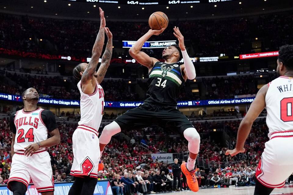 Giannis Antetokounmpo Giannis Antetokounmpo
