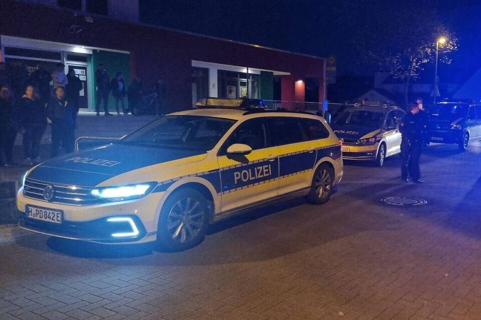 Schlägerei zwischen Dutzenden Personen in Nienburg Schlägerei zwischen Dutzenden Personen in Nienburg