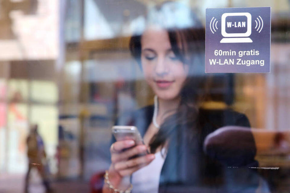 Abschalten im Urlaub - Wie das Smartphone das Reisen verändert Abschalten im Urlaub - Wie das Smartphone das Reisen verändert