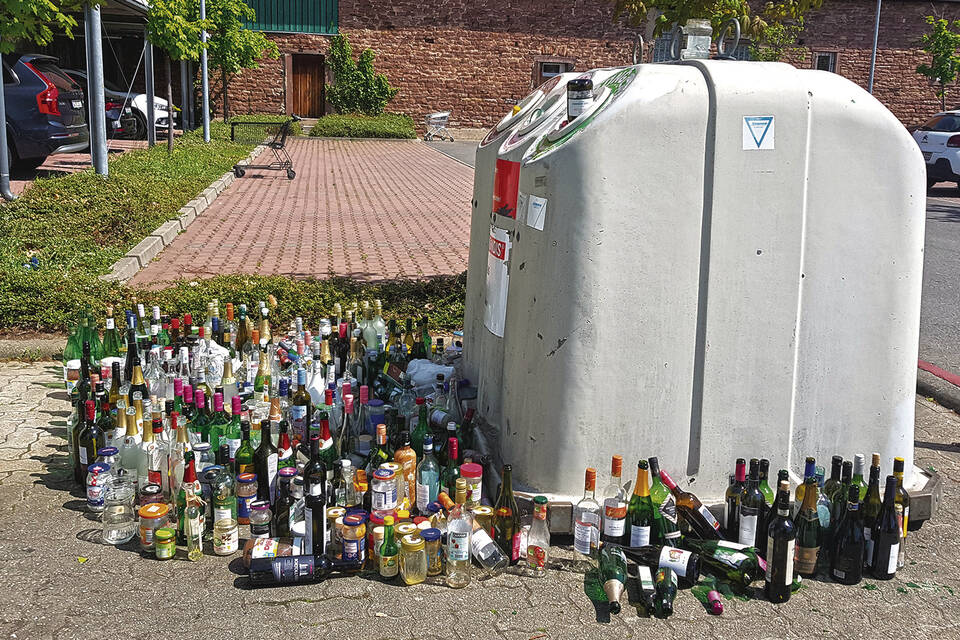 Heidelberg Flaschen abstellen vor Containern ist verboten Heidelberg