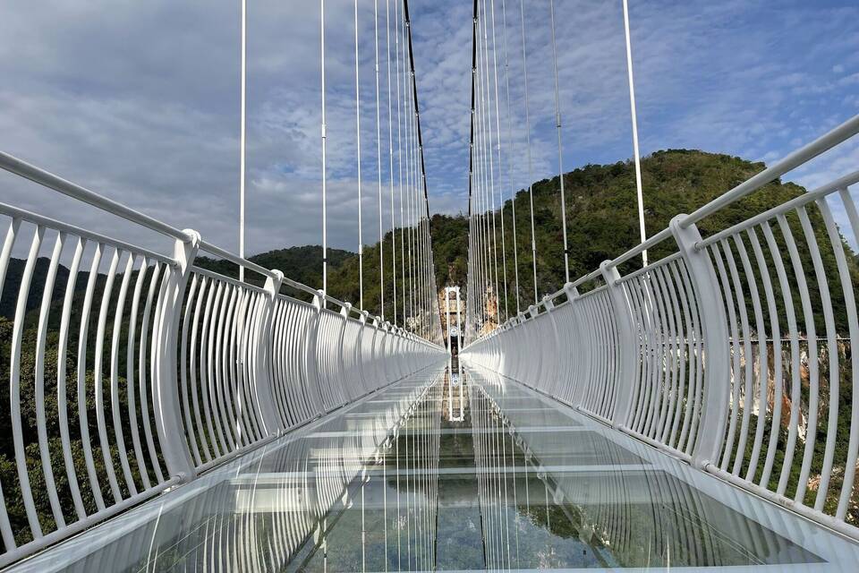 Bach-Long-Glasbrücke Bach-Long-Glasbrücke