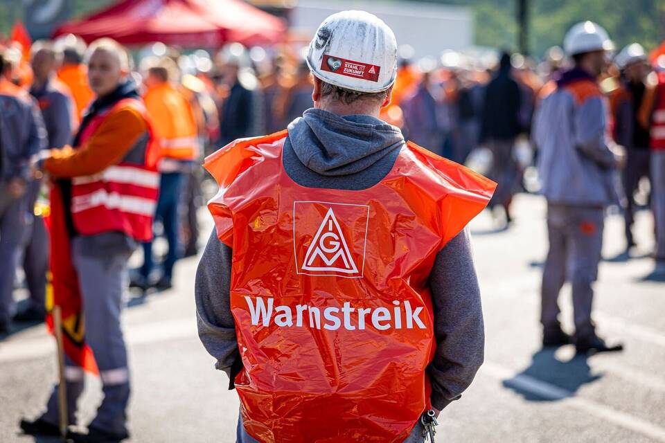 Warnstreik in der Stahlindustrie - Salzgitter Warnstreik in der Stahlindustrie - Salzgitter