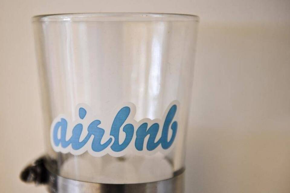 Airbnb-Schriftzug Airbnb-Schriftzug