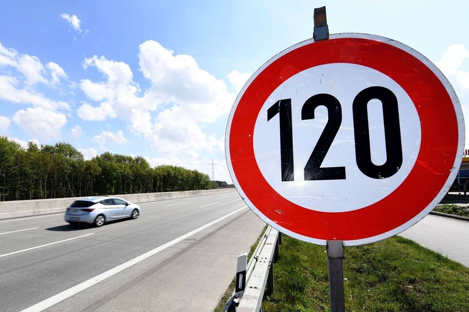 Tempolimit auf Autobahn Tempolimit auf Autobahn