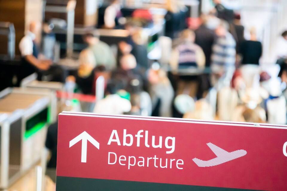Reiseverkehr zum Start in die Pfingsttage am Flughafen BER Reiseverkehr zum Start in die Pfingsttage am Flughafen BER