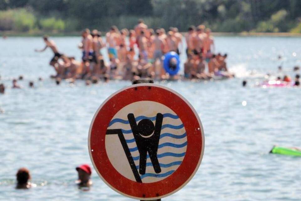 Badesee Badesee Badeunfall neutrale BU