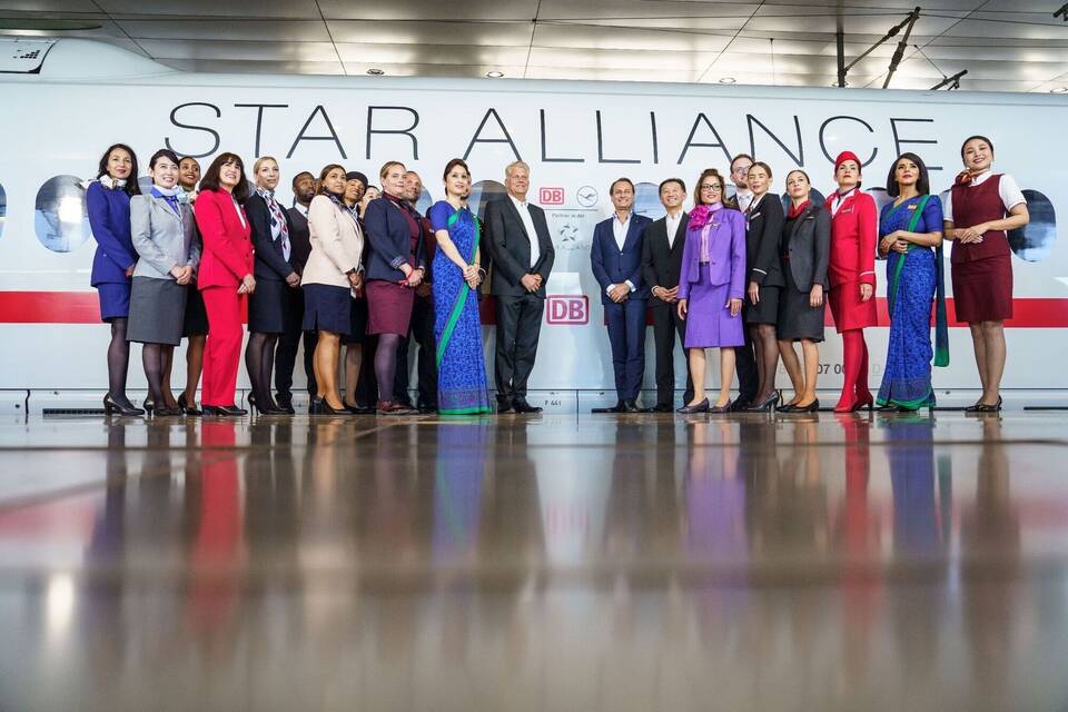Deutsche Bahn wird Mitglied der Star Alliance Deutsche Bahn wird Mitglied der Star Alliance