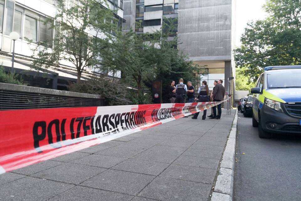 Polizei entdeckt zwei Leichen in Stuttgart Polizei entdeckt zwei Leichen in Stuttgart