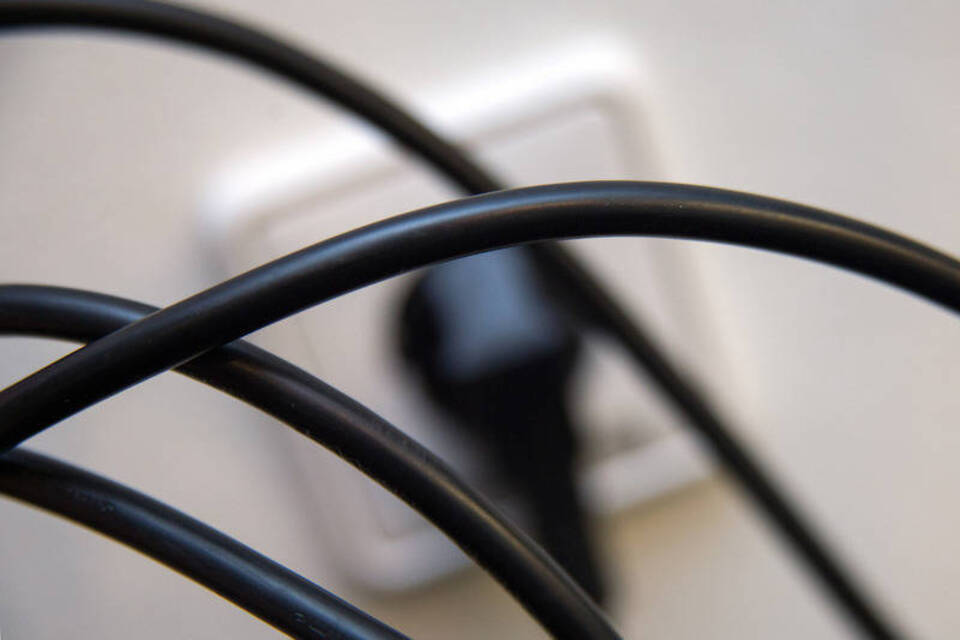Voll unter Strom - Steckdosen und Stromkreise beim Hausbau planen Voll unter Strom - Steckdosen und Stromkreise beim Hausbau planen