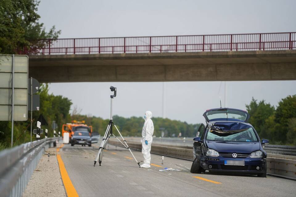 Gullideckel auf A7 geworfen Gullideckel auf A7 geworfen
