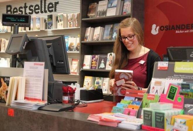 Leseratten Mit Verkaufstalent Buchhandler Mussen Kommunikativ Sein Ausbildung Beruf Rnz