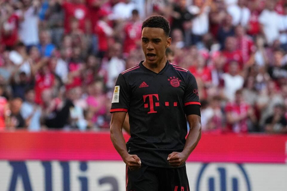 Bayern München: Musiala, Choupo-Moting und Davies zurück im Training ...