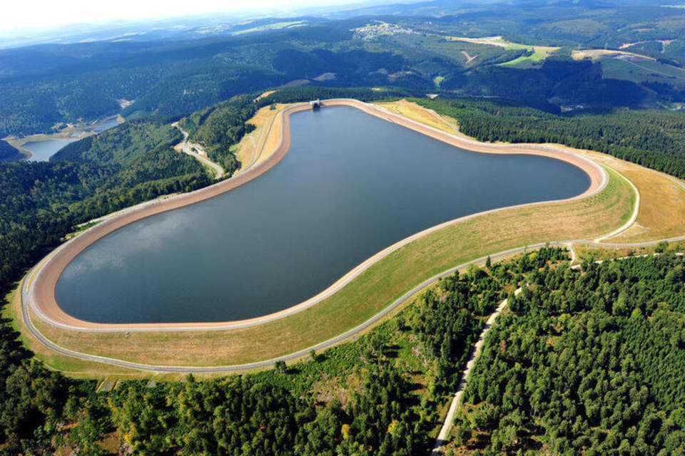 Lieber abwarten: Investitionsstau bei riesigen Stromspeichern