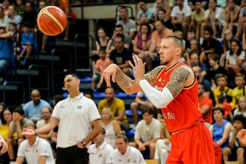 Daniel Theis Daniel Theis