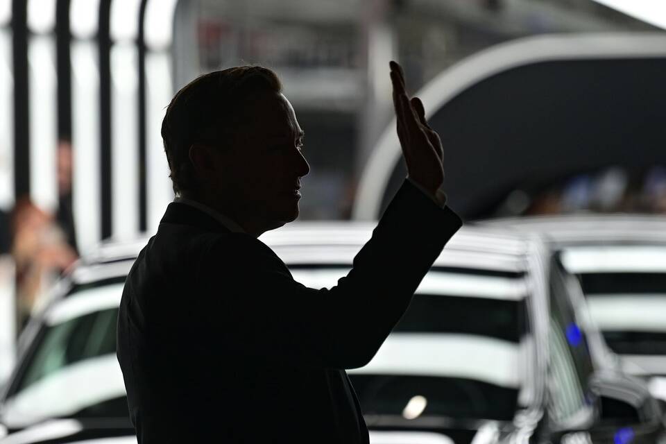 Tesla wegen Fahrassistenz-Software verklagt