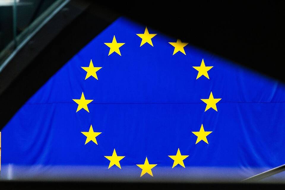 EU EU