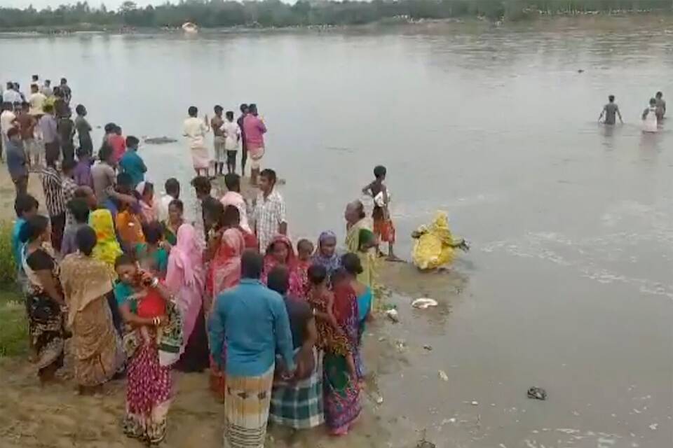 Passagierschiff in Bangladesch gekentert Passagierschiff in Bangladesch gekentert