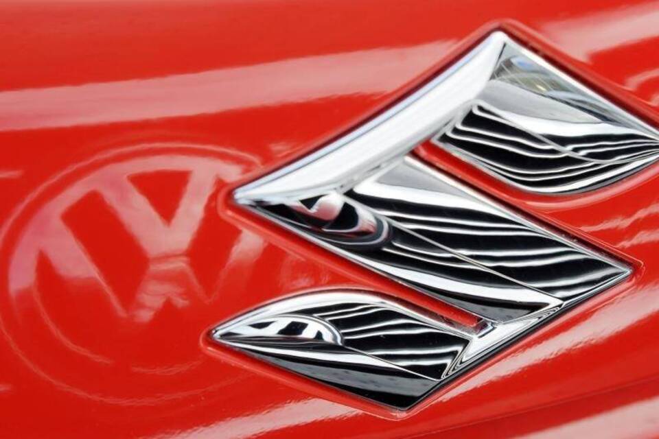 VW- und Suzuki-Logos VW- und Suzuki-Logos