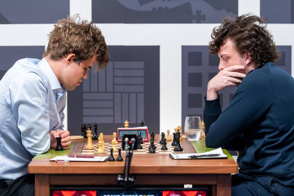 Magnus Carlsen und Hans Niemann Magnus Carlsen und Hans Niemann