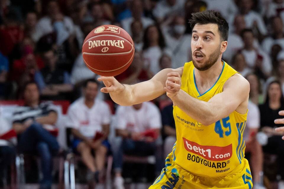Tamir Blatt Tamir Blatt